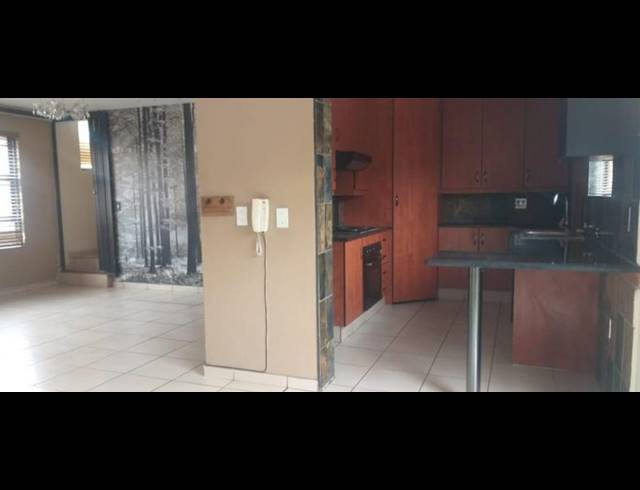 3 BEDROOM TOWNHOUSE FOR SALE IN NEW REDRUTH